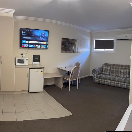 Mia Motel グリフィス エクステリア 写真